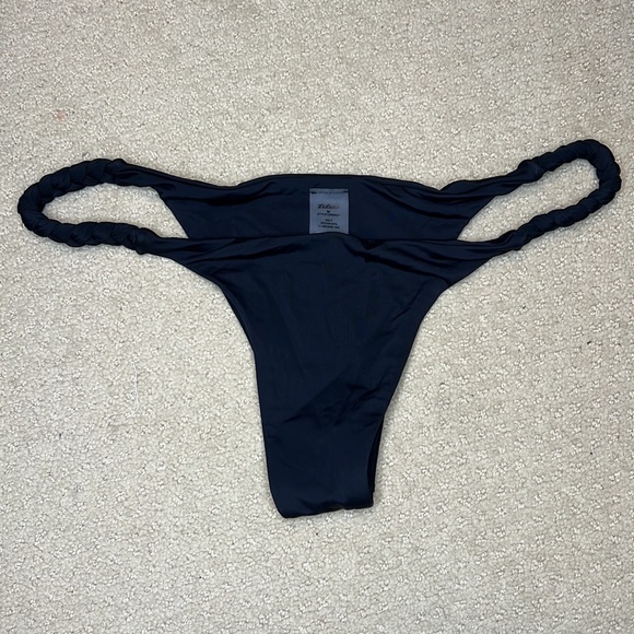 Bikini Top & Bottom - Picture 4 of 5